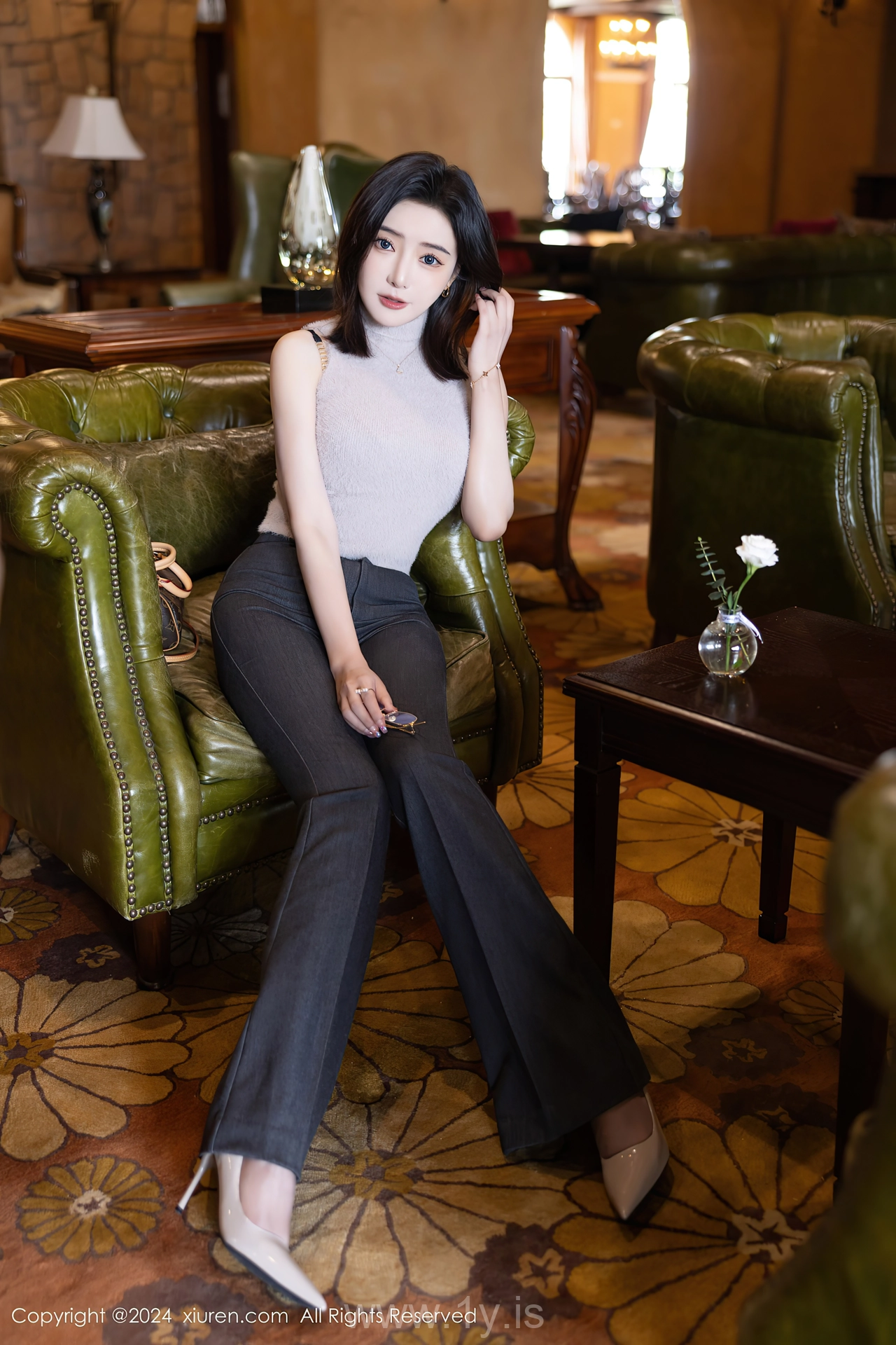 XIUREN(秀人网) No.8451 Mesmerizing & Enigmatic Asian Enchantress 王馨瑶yanni