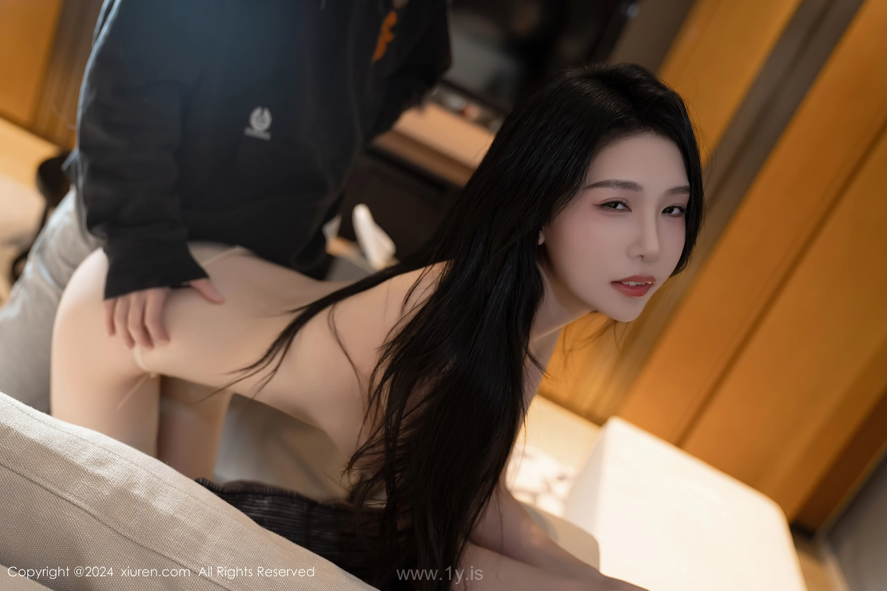 XIUREN(秀人网) No.8455 Playful & Ravishing Asian Temptress 利世