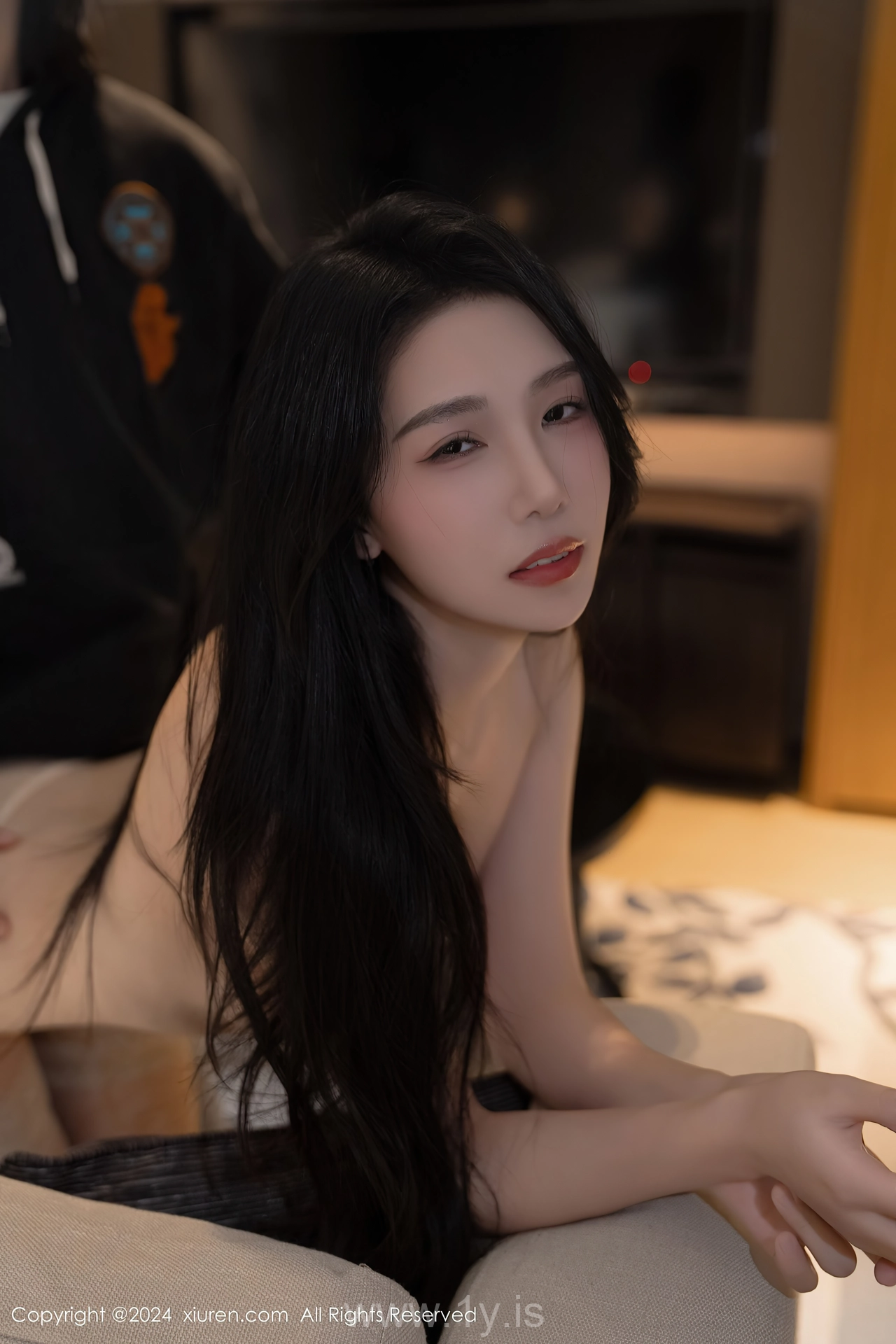 XIUREN(秀人网) No.8455 Playful & Ravishing Asian Temptress 利世