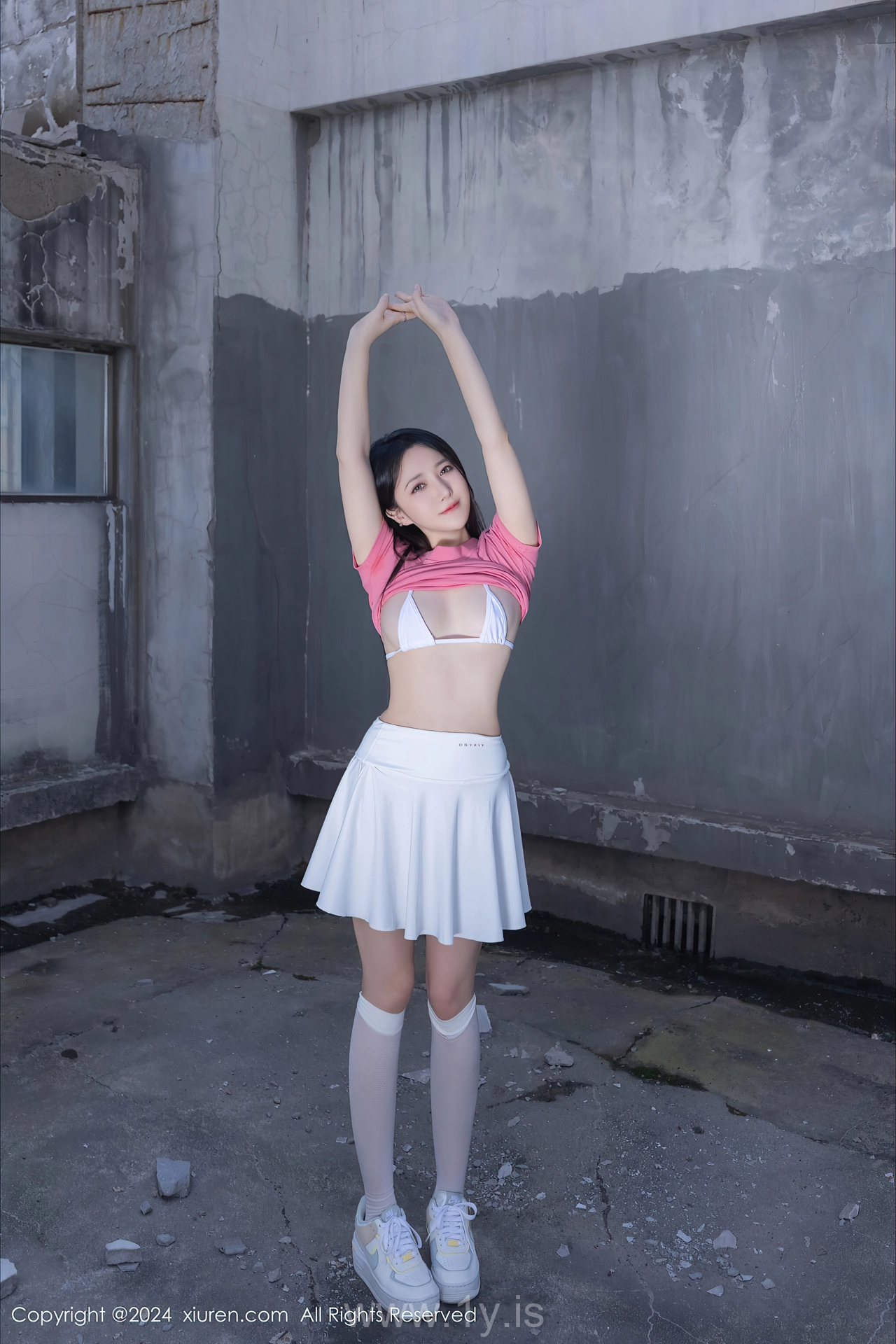 XIUREN(秀人网) No.8457 Innocent & Lovely Chinese Jewel 鱼子酱Fish