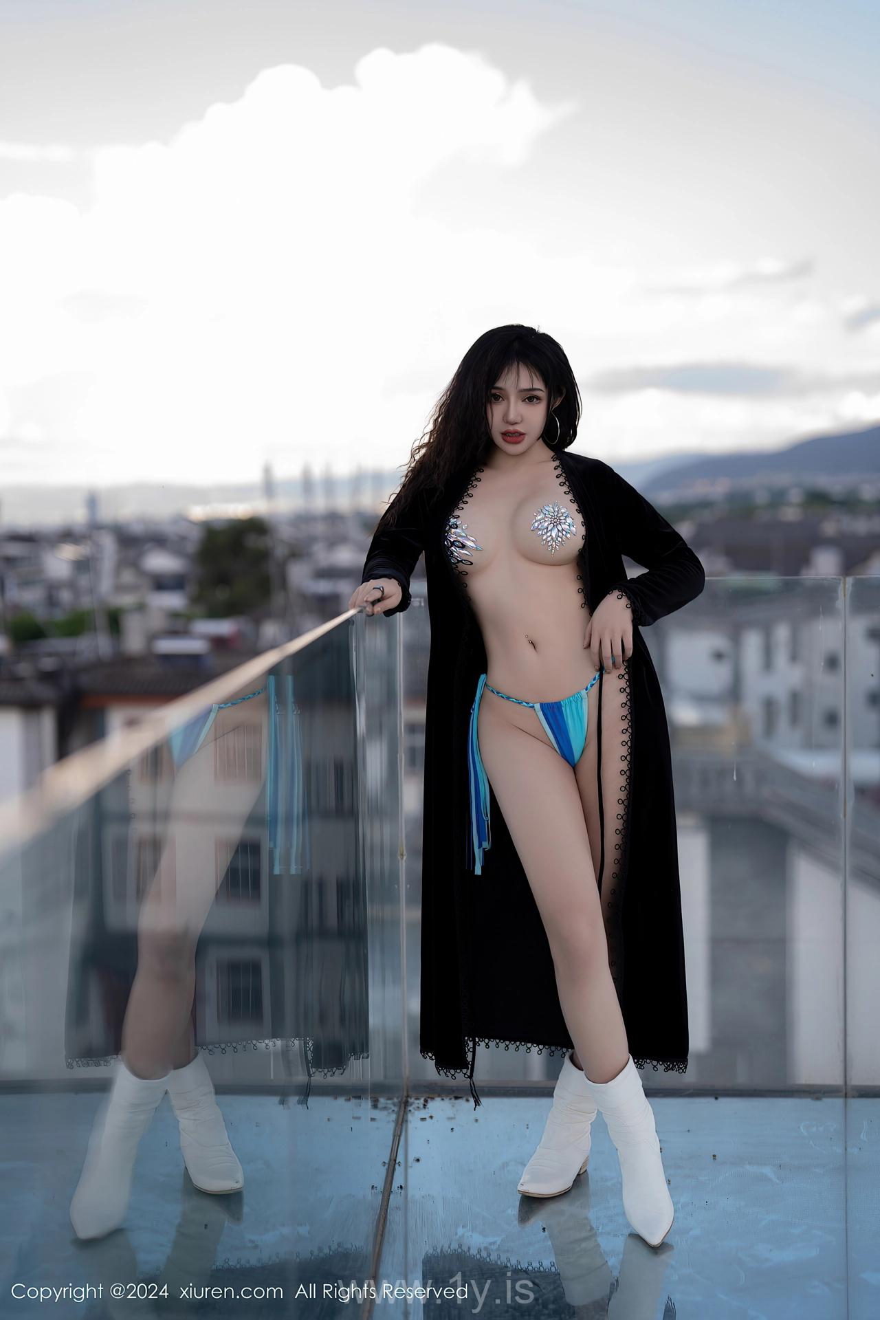 XIUREN(秀人网) No.8460 Captivating Chinese Model 文静儿