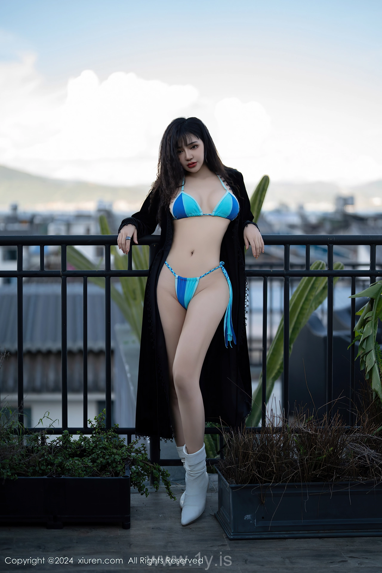 XIUREN(秀人网) No.8460 Captivating Chinese Model 文静儿