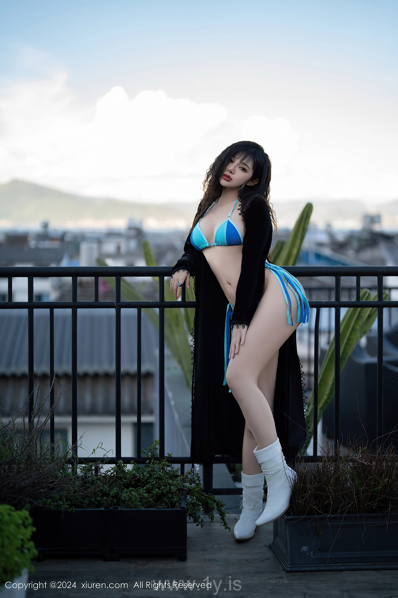 XIUREN(秀人网) No.8460 Captivating Chinese Model 文静儿