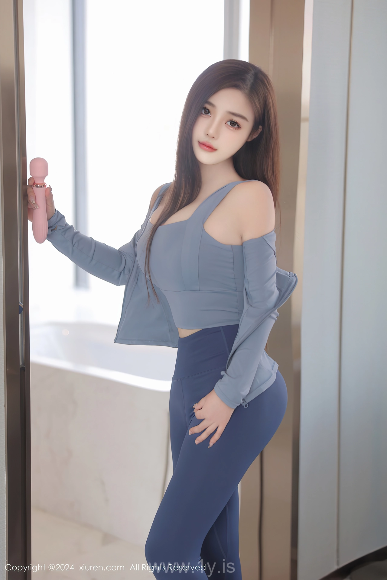 XIUREN(秀人网) No.8461 Trendy & Charming Chinese Homebody Girl 王雅姗是我