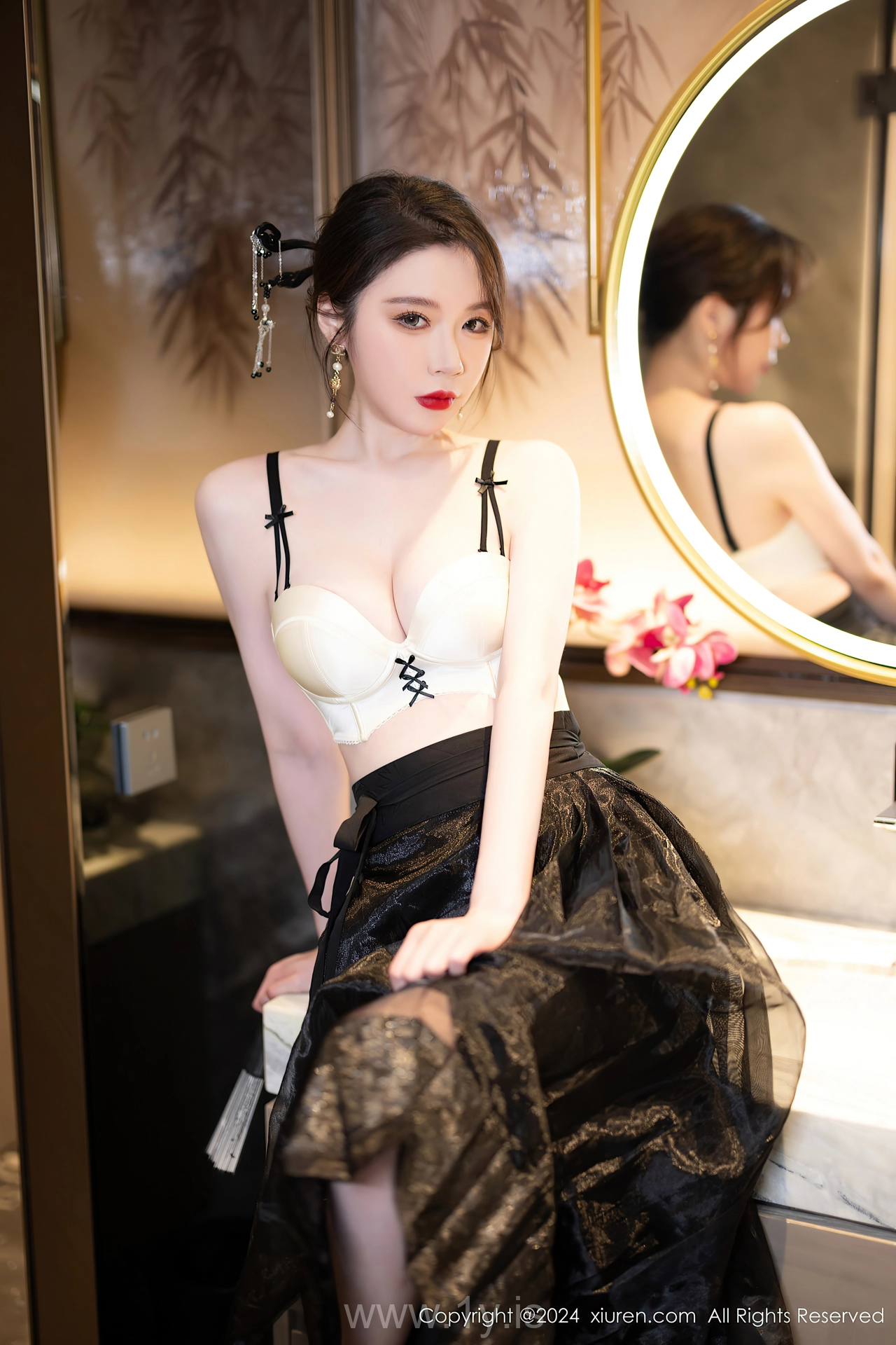 XIUREN(秀人网) No.8465 Breathtaking Asian Cutie 梦心玥