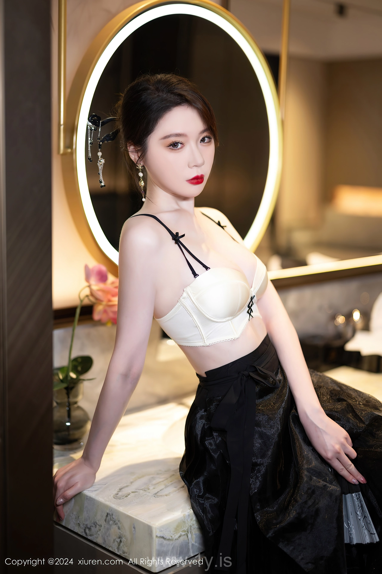 XIUREN(秀人网) No.8465 Breathtaking Asian Cutie 梦心玥