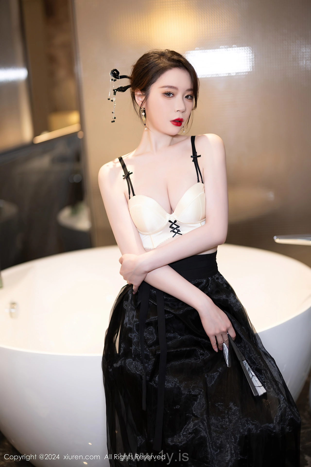 XIUREN(秀人网) No.8465 Breathtaking Asian Cutie 梦心玥