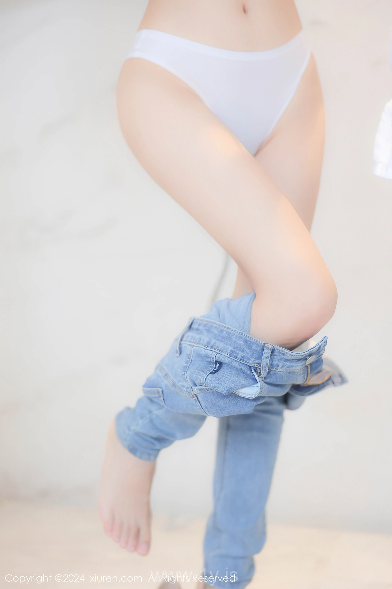 XIUREN(秀人网) No.8467 Quiet & Gorgeous Chinese Queen 周周不吃香菜