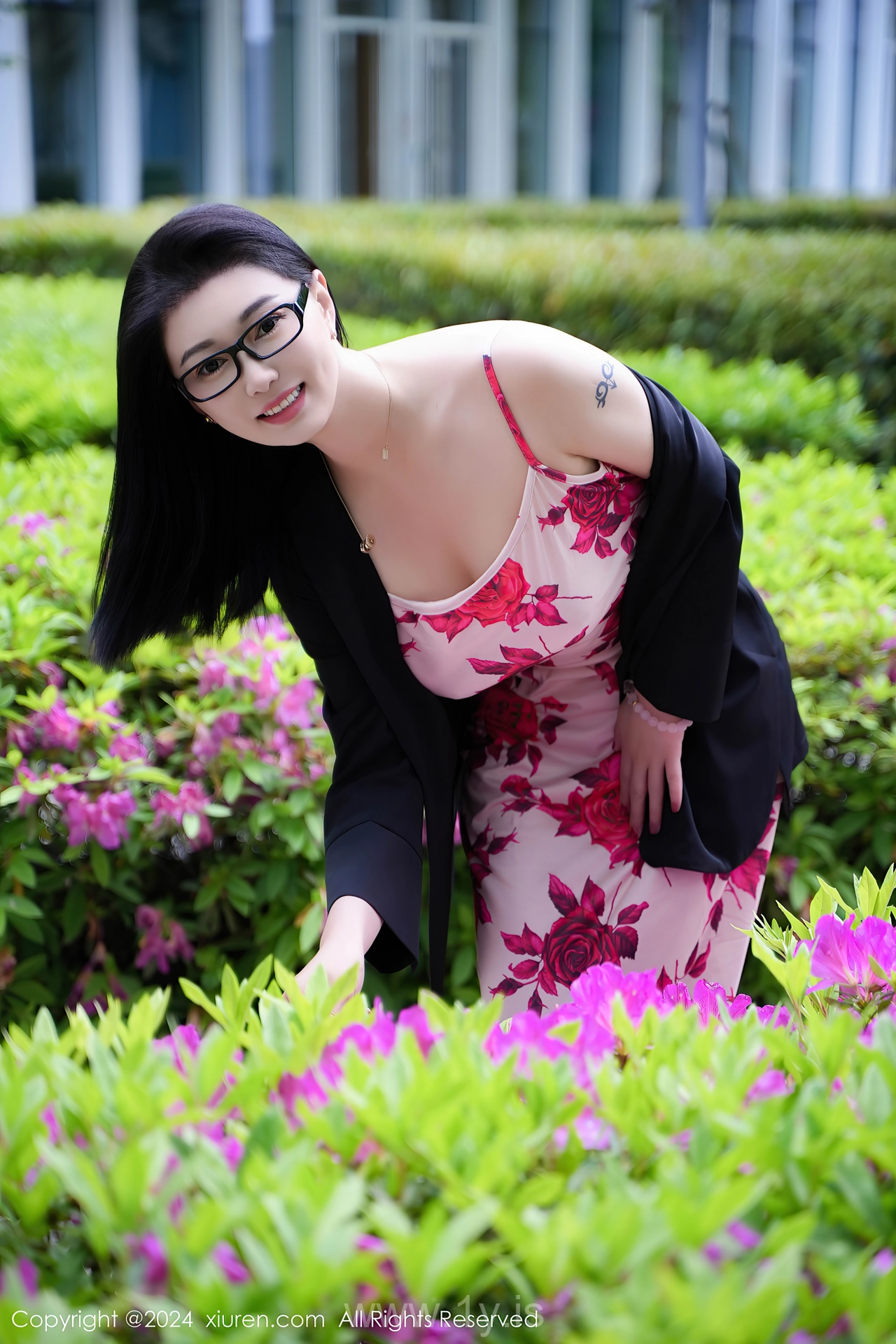 XIUREN(秀人网) No.8468 Good-looking Asian Belle 雅茹老师