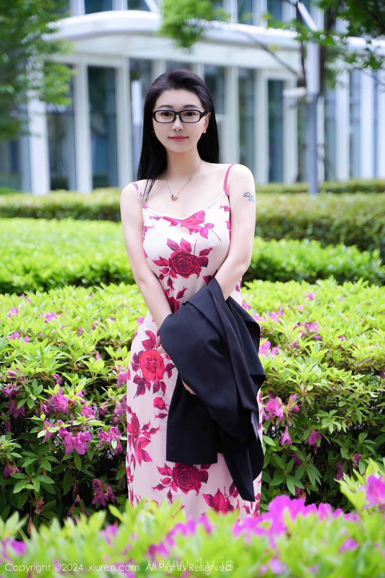 XIUREN(秀人网) No.8468 Good-looking Asian Belle 雅茹老师