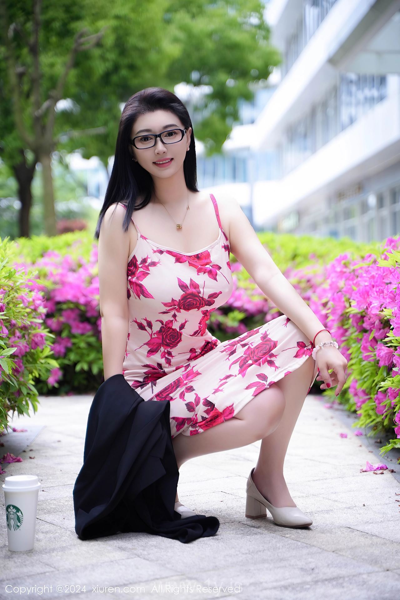 XIUREN(秀人网) No.8468 Good-looking Asian Belle 雅茹老师