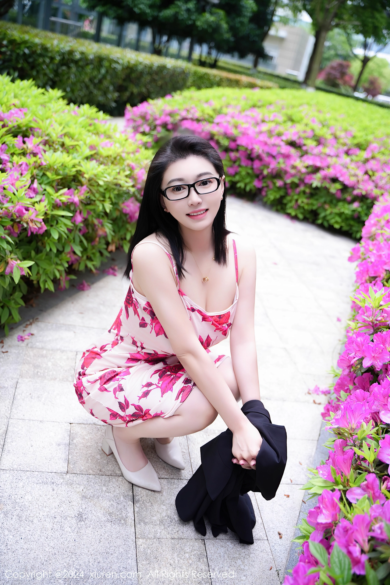 XIUREN(秀人网) No.8468 Good-looking Asian Belle 雅茹老师