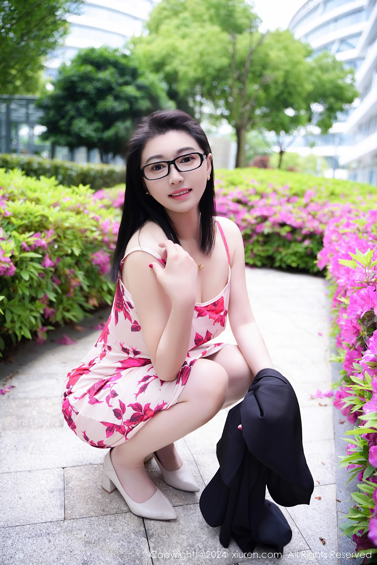 XIUREN(秀人网) No.8468 Good-looking Asian Belle 雅茹老师