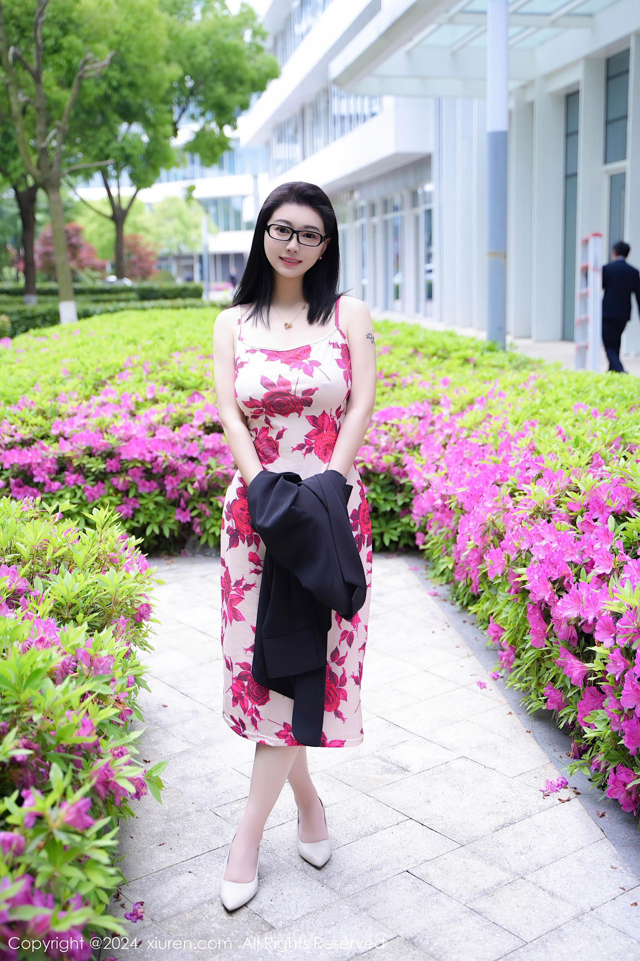 XIUREN(秀人网) No.8468 Good-looking Asian Belle 雅茹老师