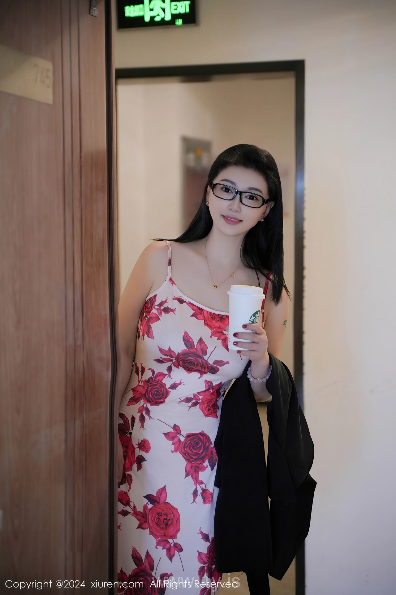 XIUREN(秀人网) No.8468 Good-looking Asian Belle 雅茹老师