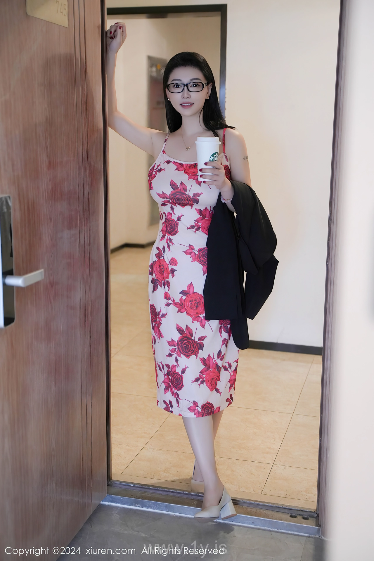 XIUREN(秀人网) No.8468 Good-looking Asian Belle 雅茹老师