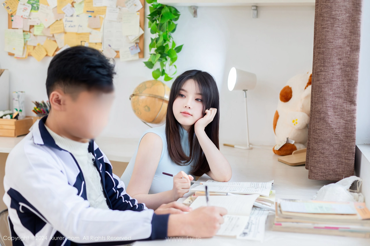 XIUREN(秀人网) No.8482 Lively Asian Girl 豆瓣酱