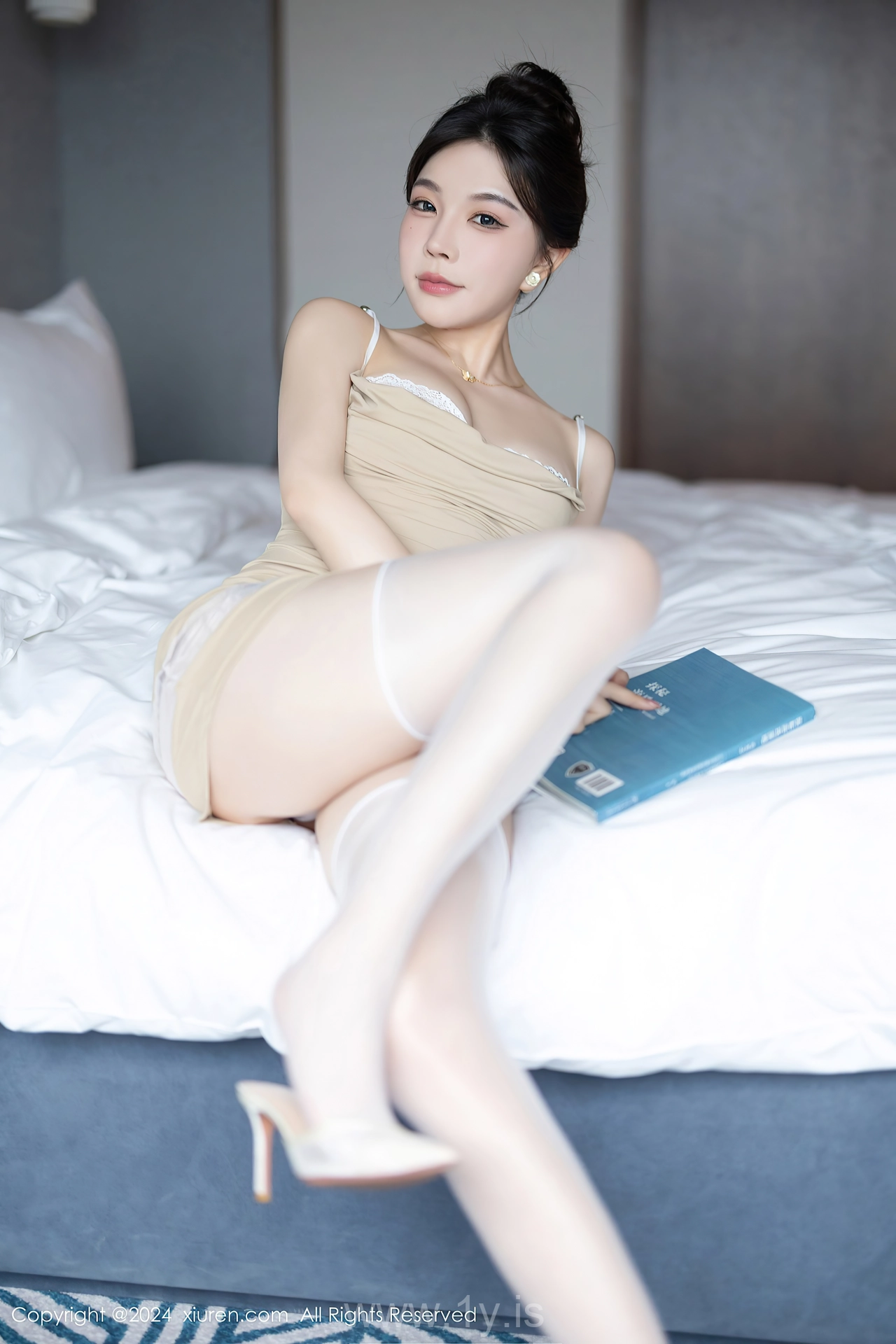 XIUREN(秀人网) No.8491 Fashionable & Good-looking Asian Goddess 徐莉芝Booty