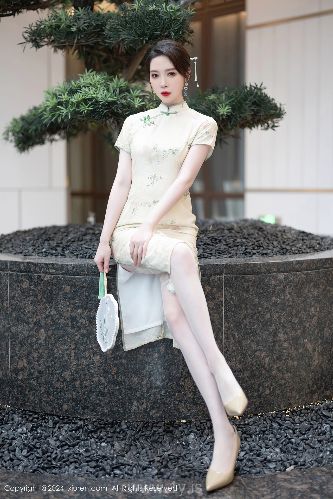 XIUREN(秀人网) No.8497 Attractive & Fancy Asian Peri 梦心玥