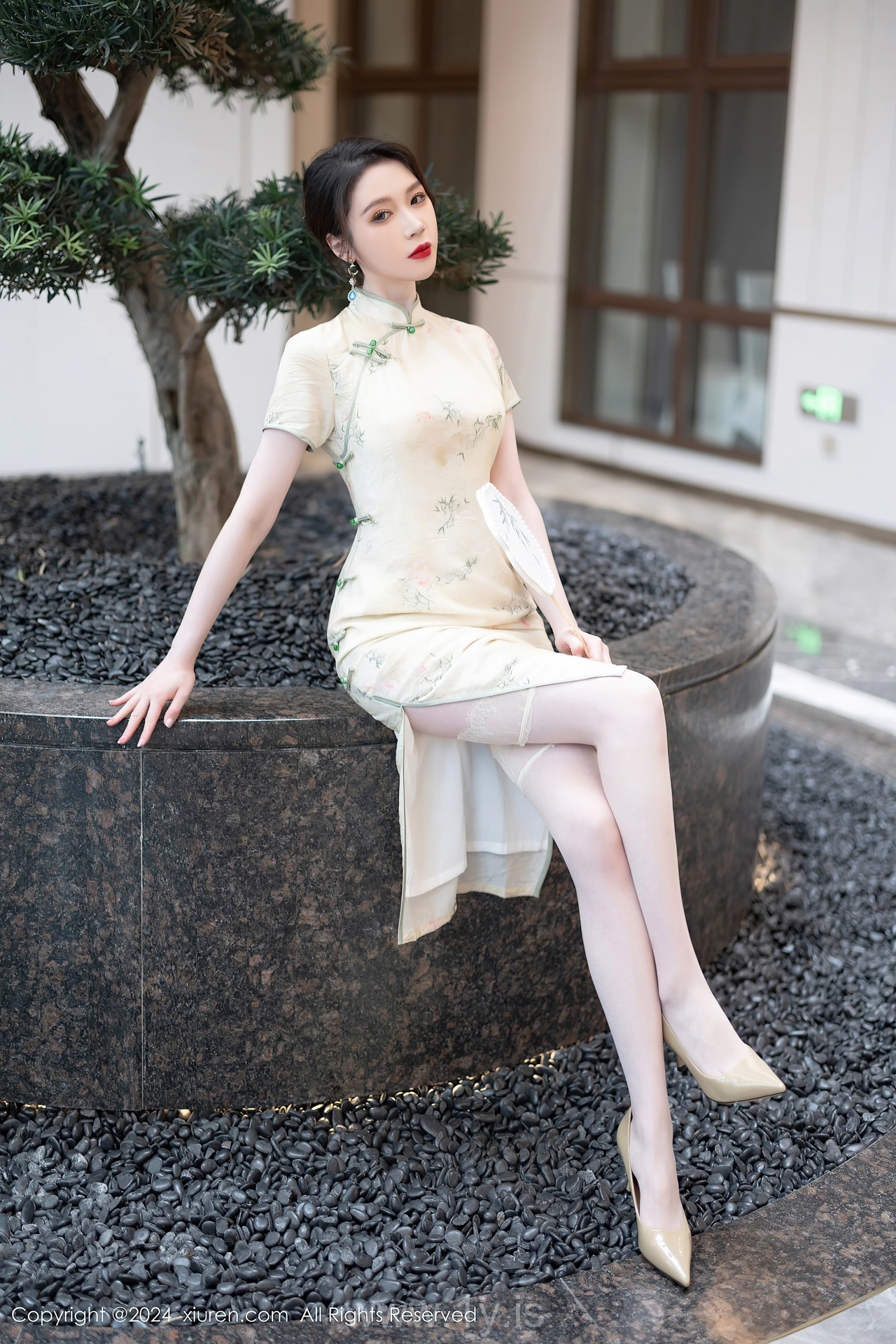 XIUREN(秀人网) No.8497 Attractive & Fancy Asian Peri 梦心玥