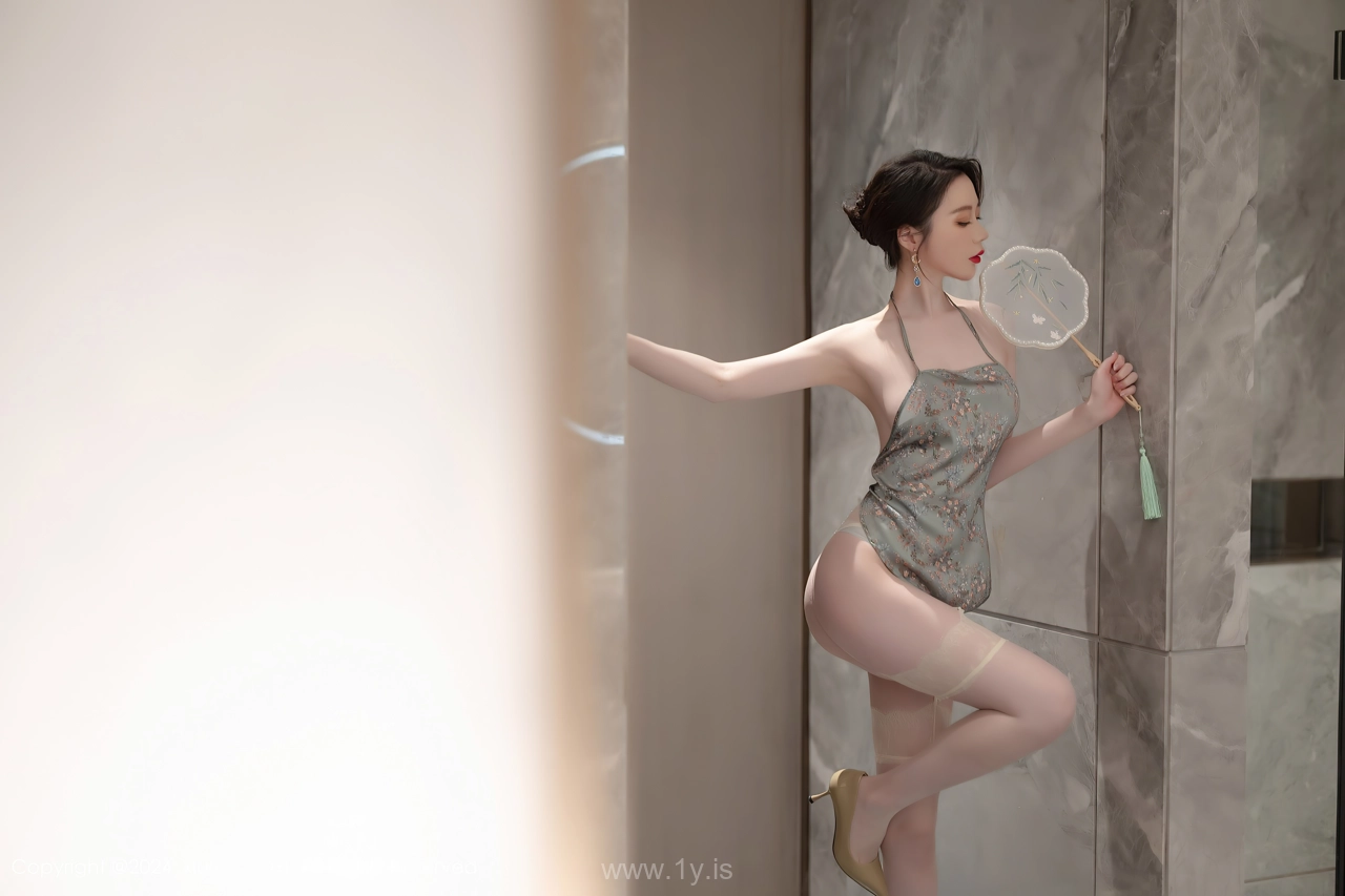 XIUREN(秀人网) No.8497 Attractive & Fancy Asian Peri 梦心玥