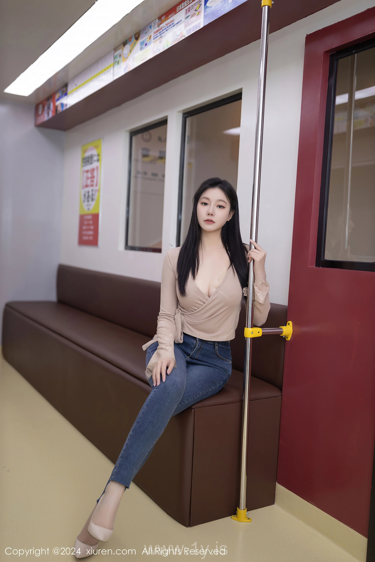 XIUREN(秀人网) No.8498 Playful & Lively Asian Peri 安然anran