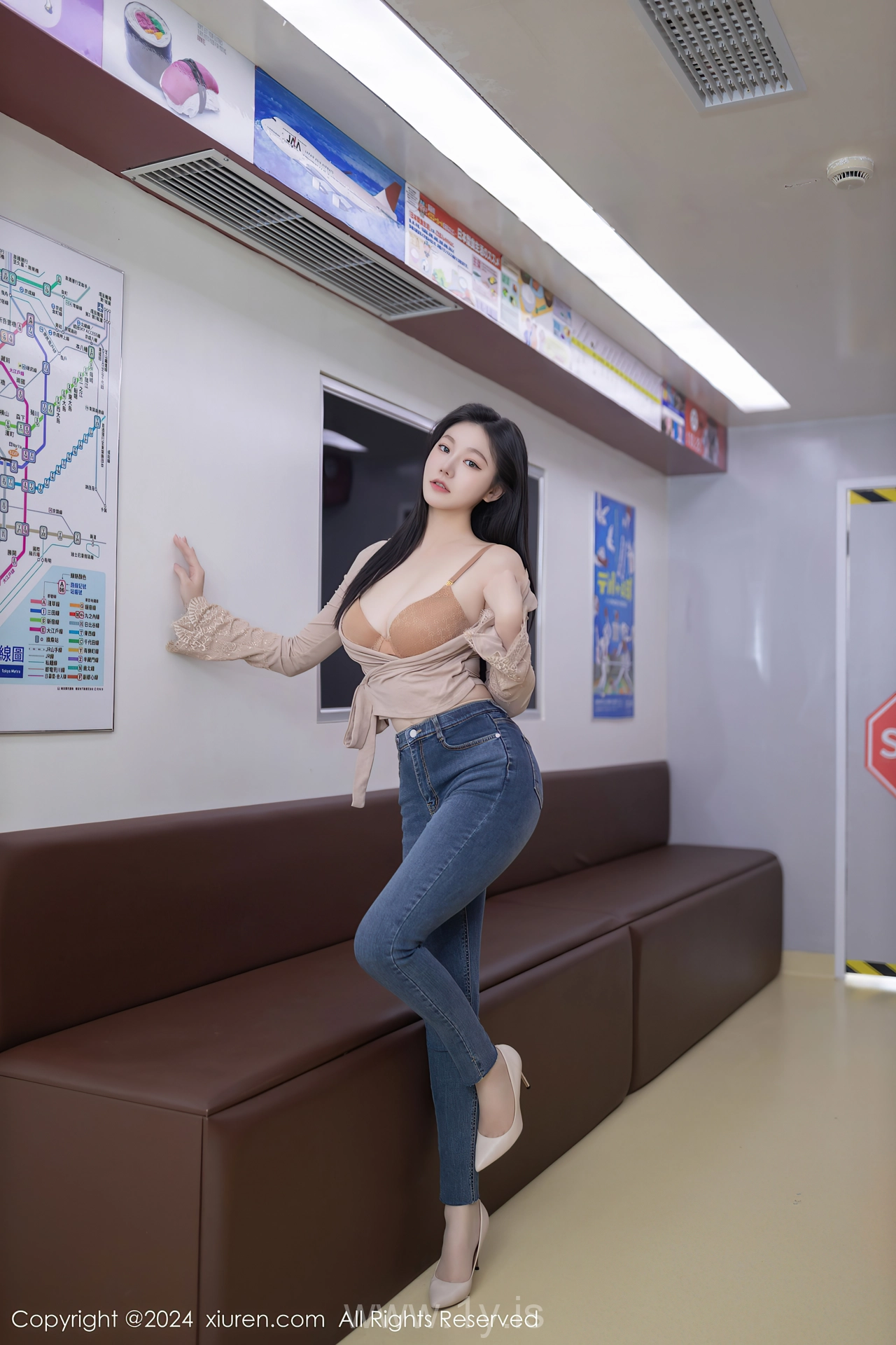 XIUREN(秀人网) No.8498 Playful & Lively Asian Peri 安然anran