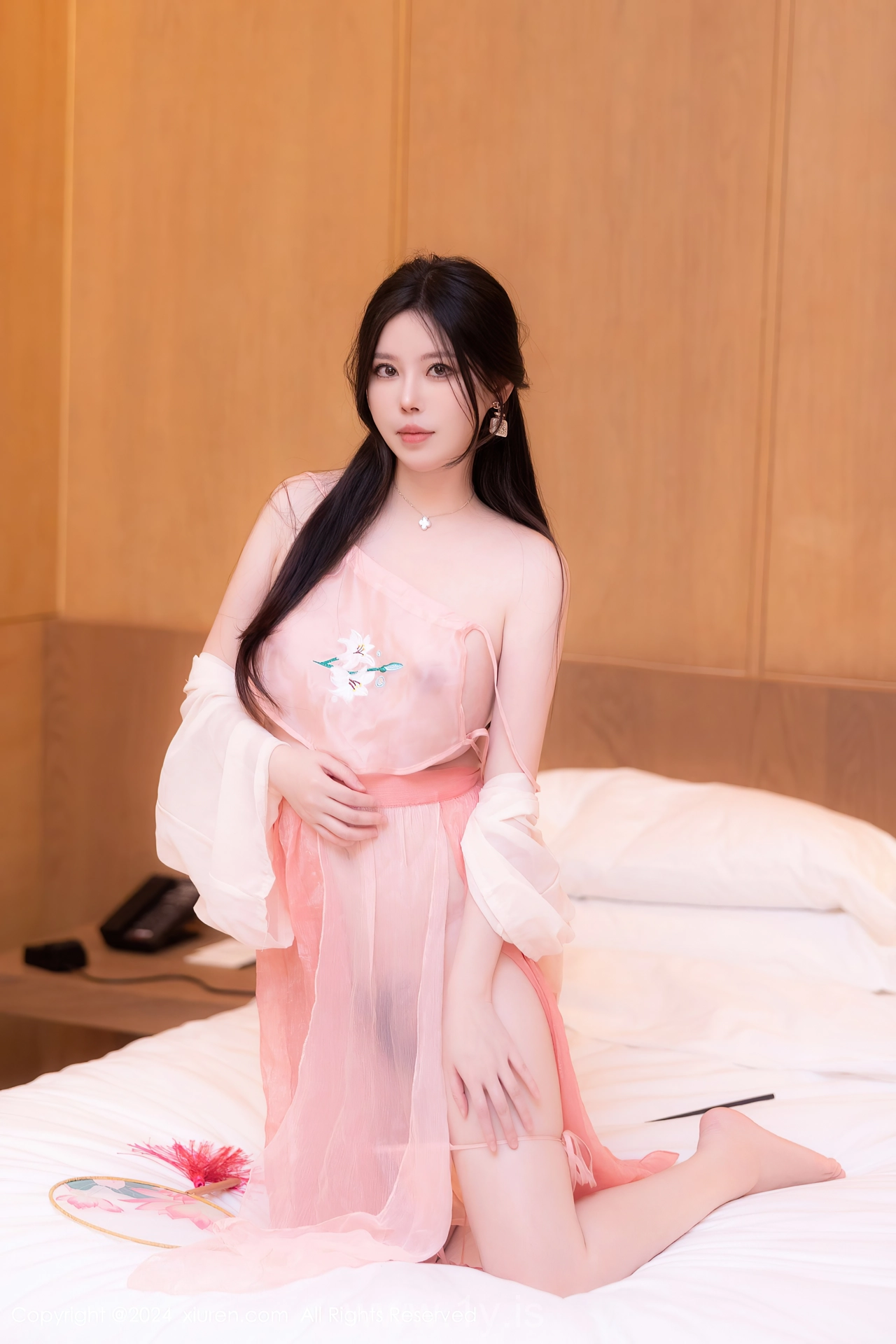 XIUREN(秀人网) No.8503 Flawless Asian Femme fatale 白茹雪abby