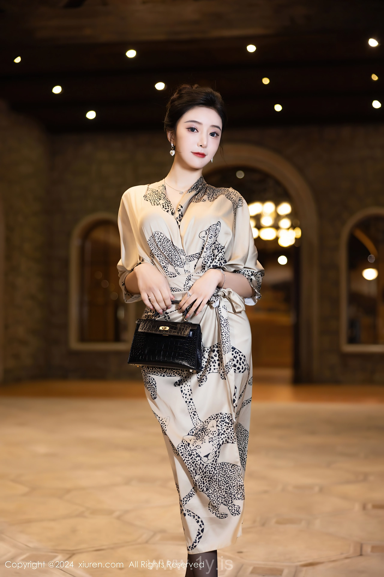 XIUREN(秀人网) No.8510 Radiant & Good-looking Chinese Beauty Queen 王馨瑶yanni