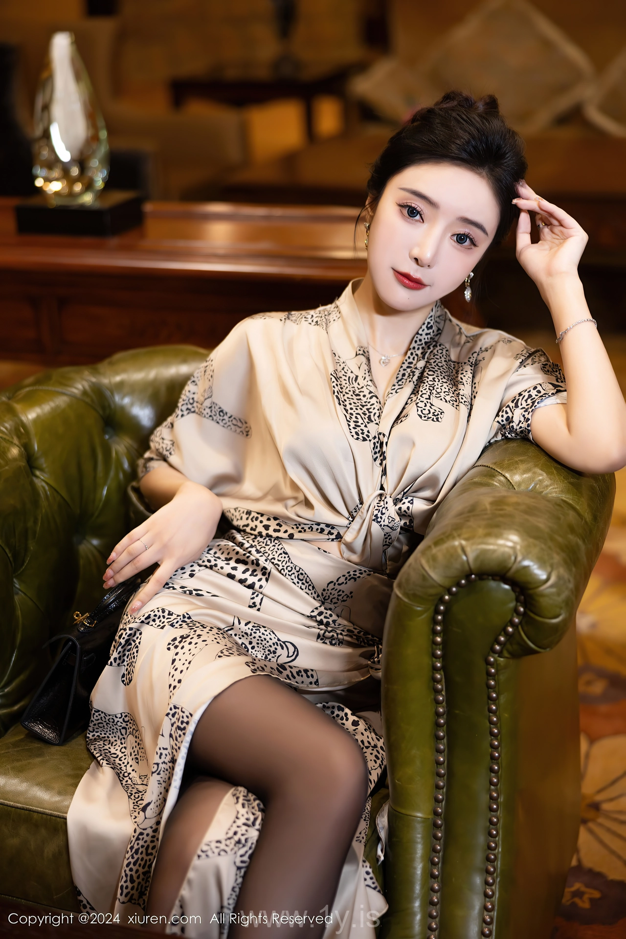 XIUREN(秀人网) No.8510 Radiant & Good-looking Chinese Beauty Queen 王馨瑶yanni