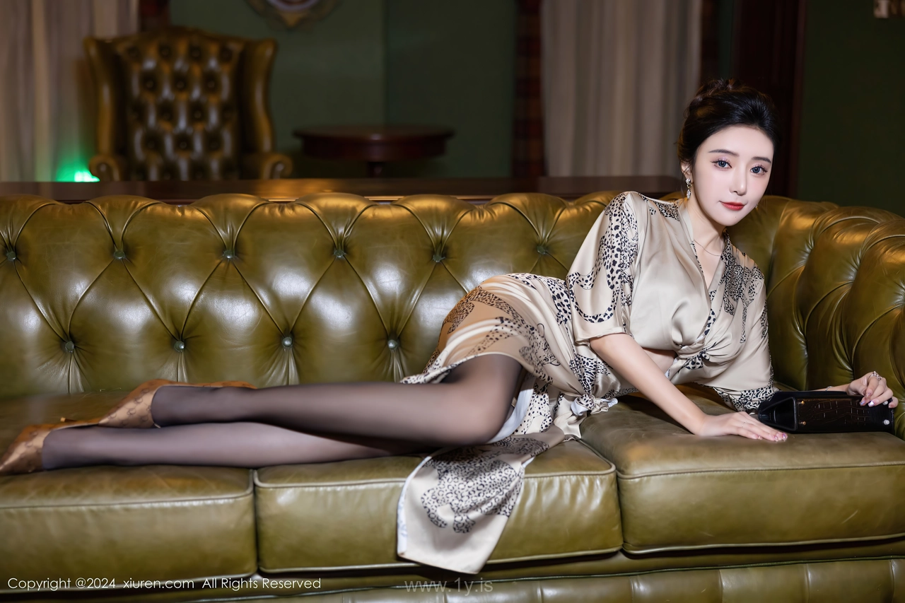 XIUREN(秀人网) No.8510 Radiant & Good-looking Chinese Beauty Queen 王馨瑶yanni