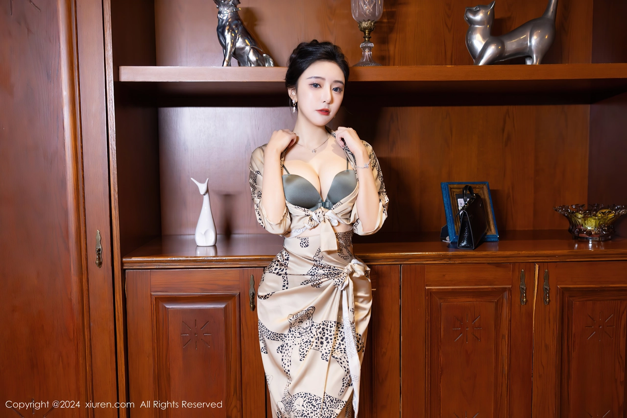 XIUREN(秀人网) No.8510 Radiant & Good-looking Chinese Beauty Queen 王馨瑶yanni