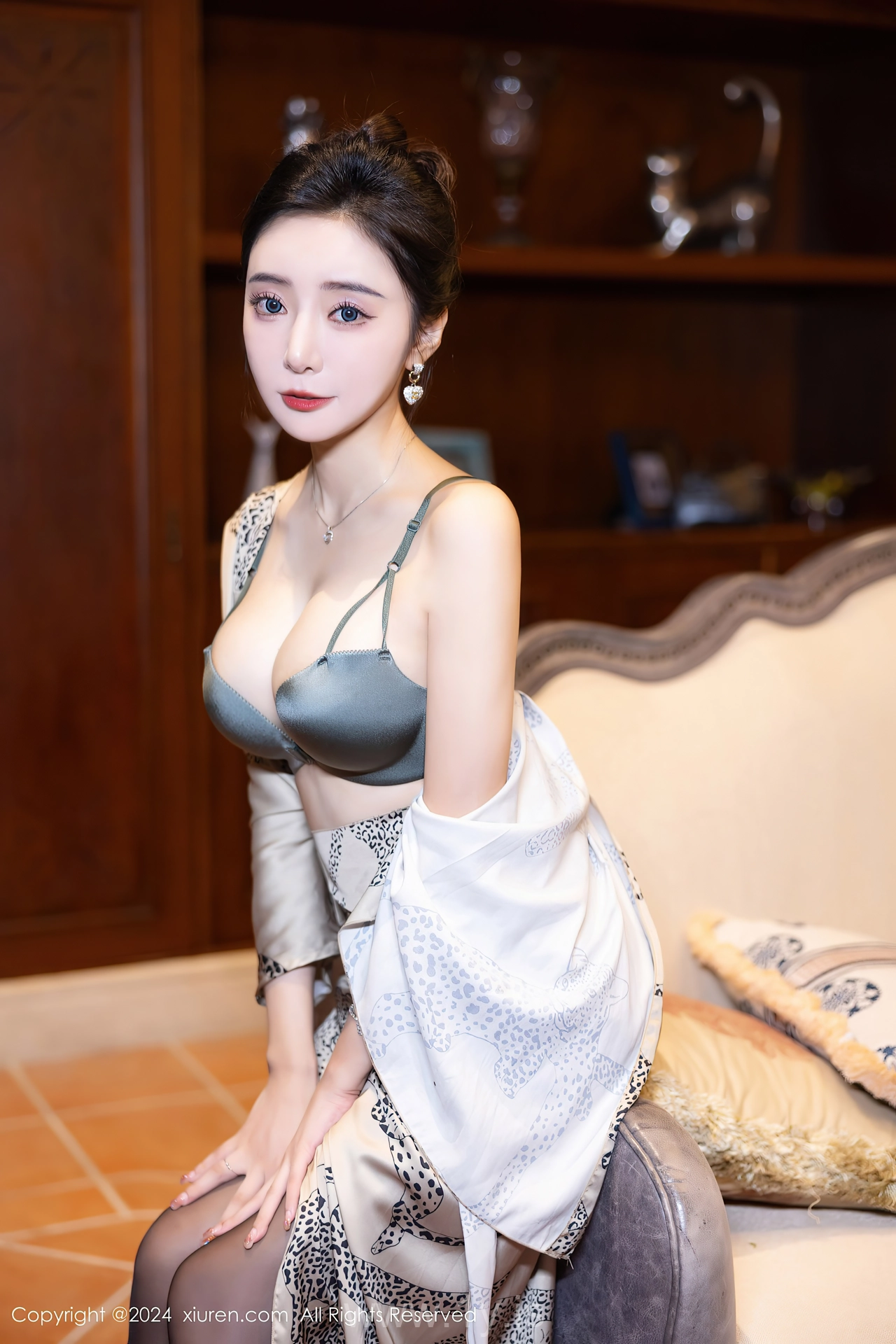 XIUREN(秀人网) No.8510 Radiant & Good-looking Chinese Beauty Queen 王馨瑶yanni