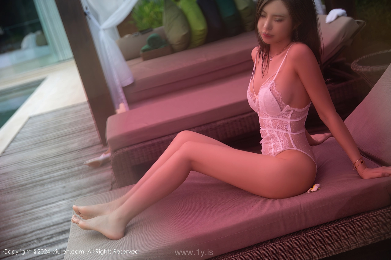 XIUREN(秀人网) No.8522 Seductive & Pretty Chinese Belle 绮里嘉ula