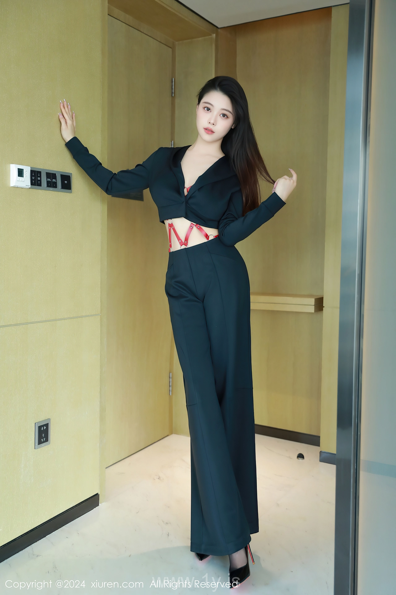 XIUREN(秀人网) No.8524 Luminous & Innocent Chinese Starlet 清妙