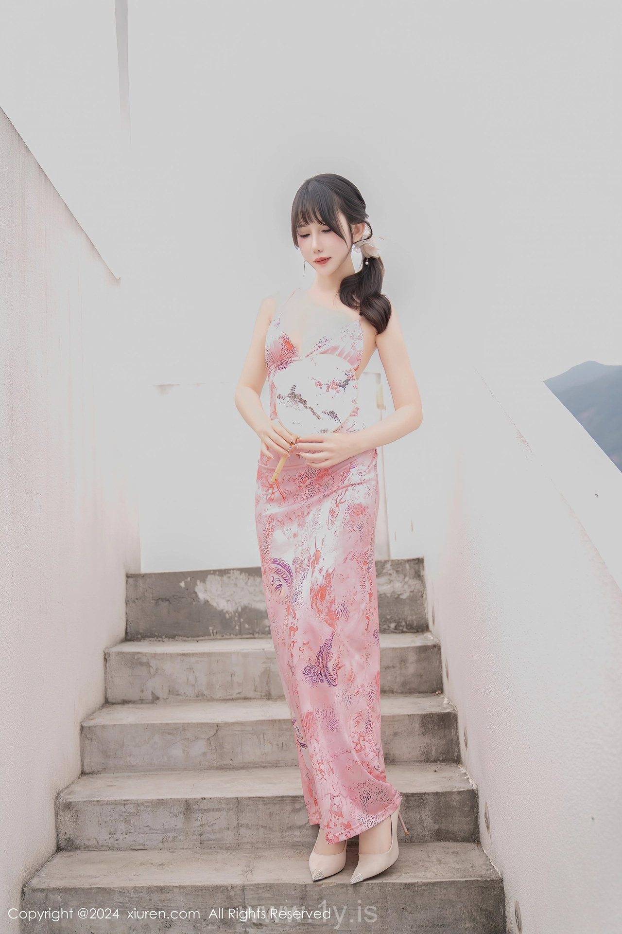 XIUREN(秀人网) No.8535 Sultry & Refined Asian Femme fatale 波巧酱