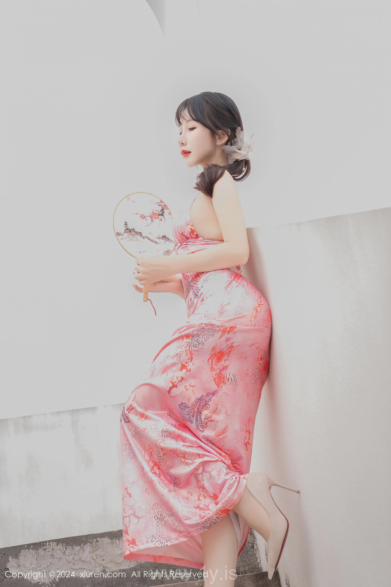 XIUREN(秀人网) No.8535 Sultry & Refined Asian Femme fatale 波巧酱