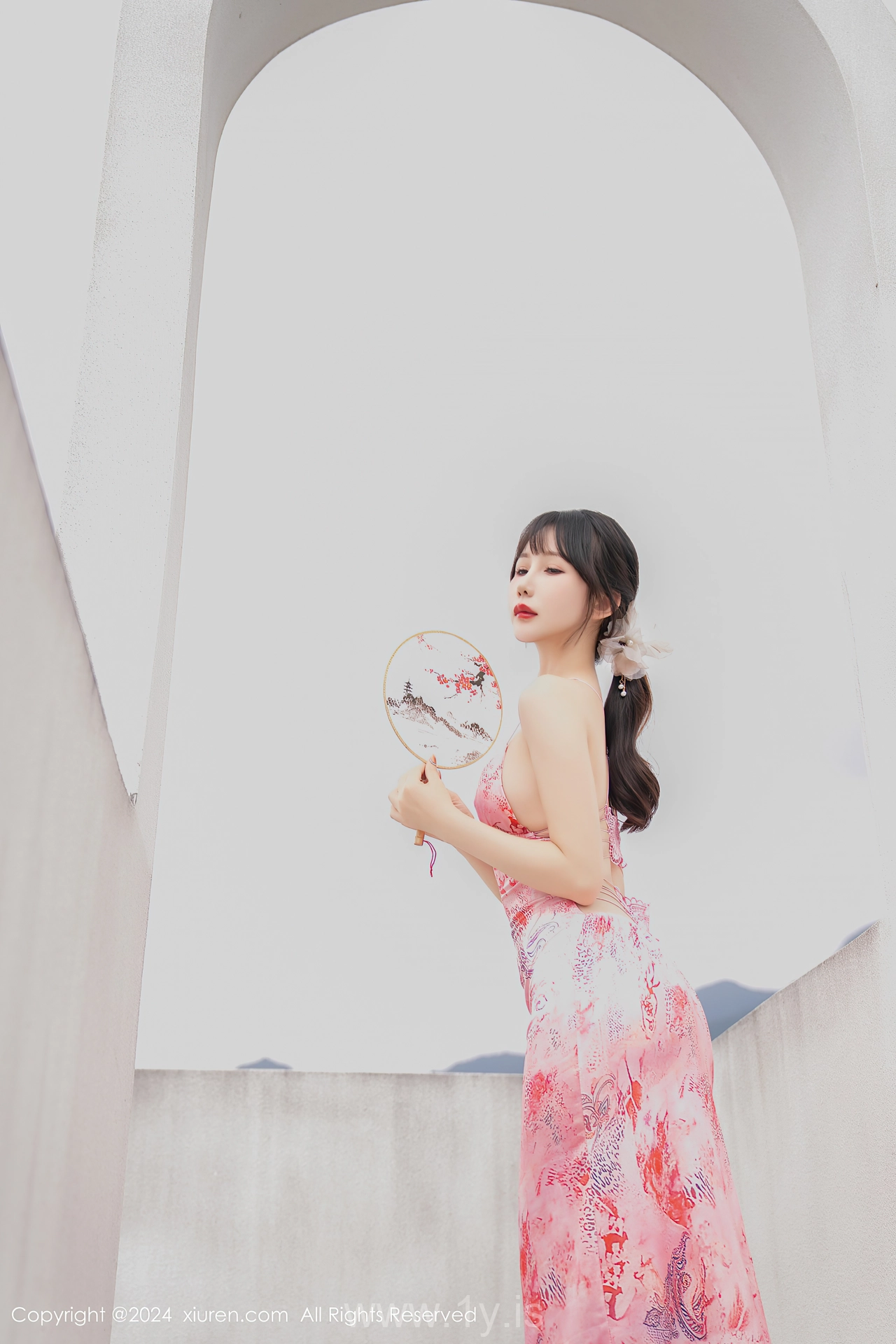 XIUREN(秀人网) No.8535 Sultry & Refined Asian Femme fatale 波巧酱