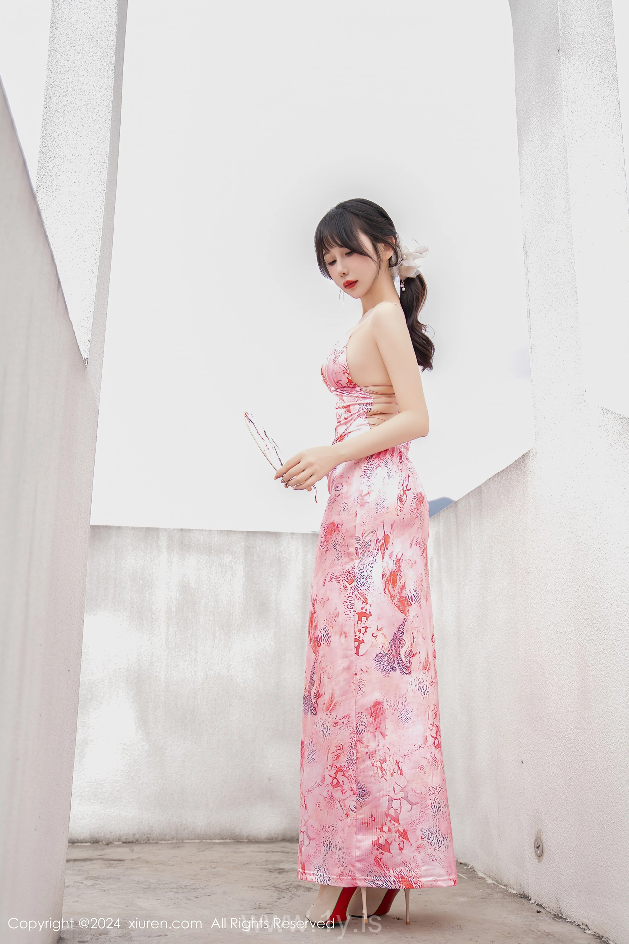 XIUREN(秀人网) No.8535 Sultry & Refined Asian Femme fatale 波巧酱