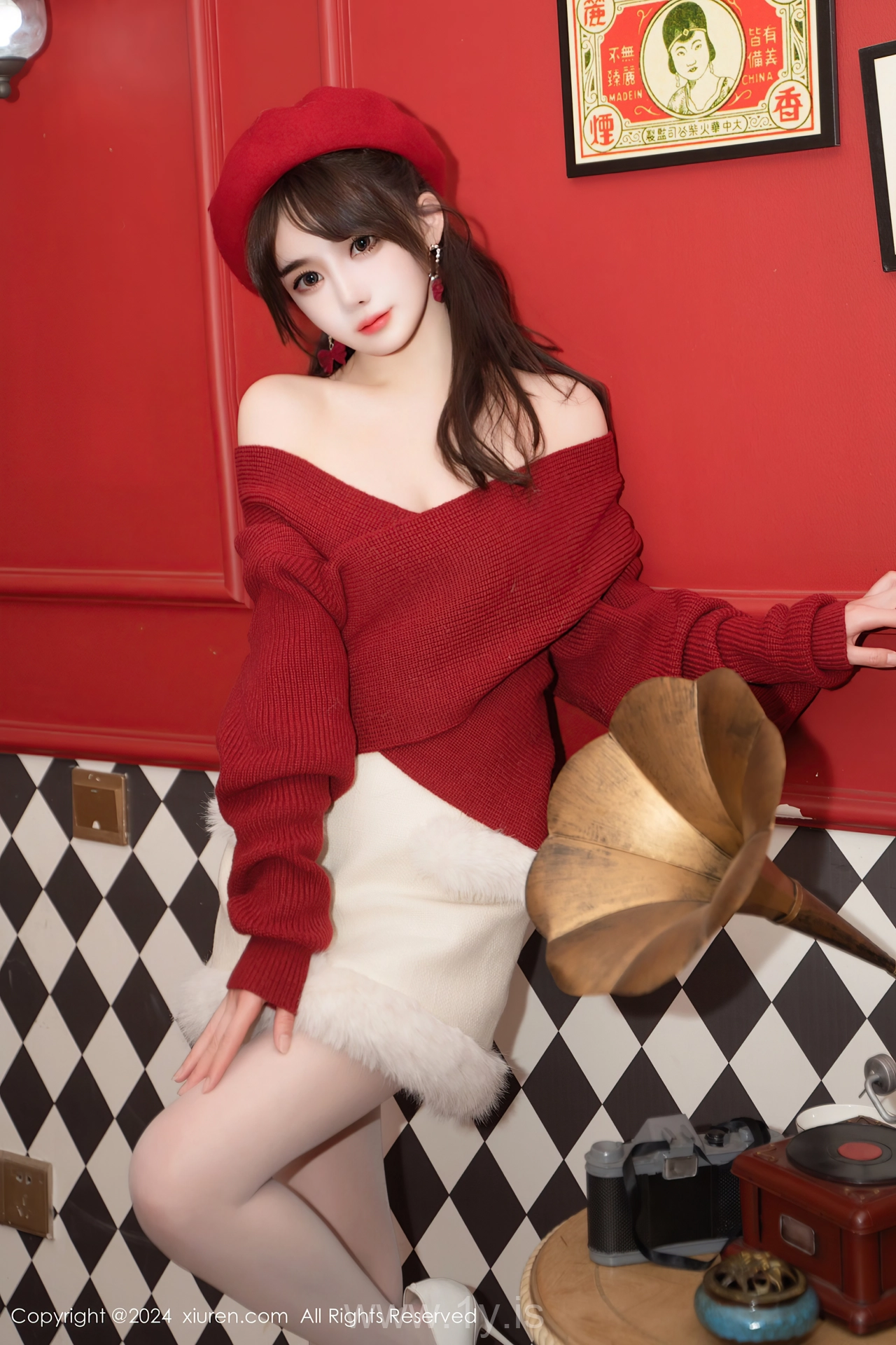 XIUREN(秀人网) No.8551 Stylish & Enchanting Chinese Vixen 林月月