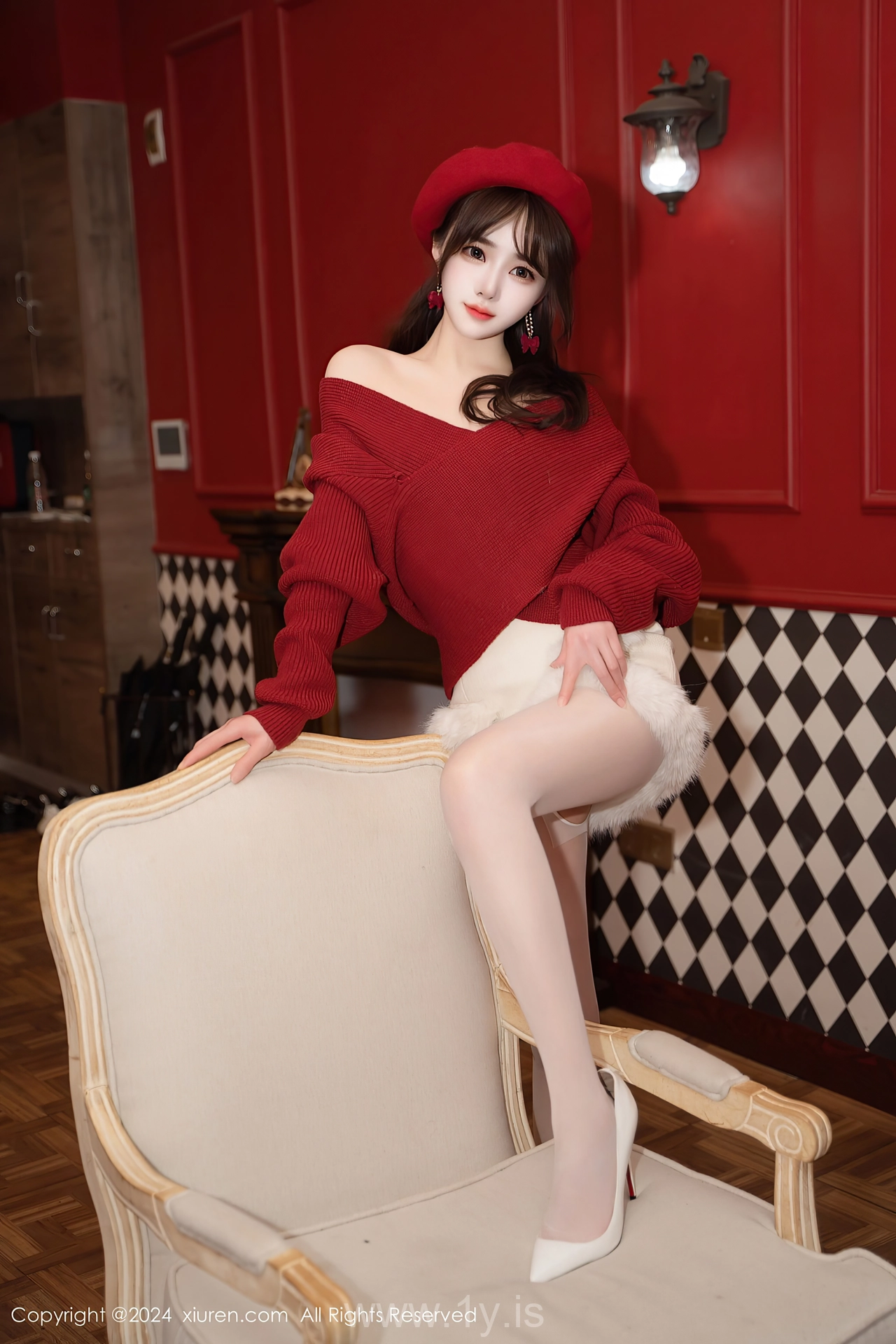 XIUREN(秀人网) No.8551 Stylish & Enchanting Chinese Vixen 林月月