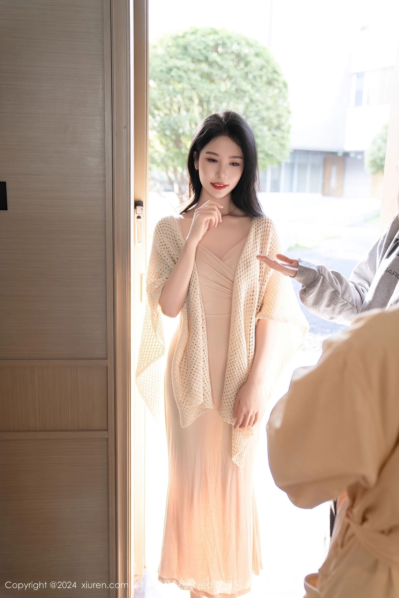 XIUREN(秀人网) No.8559 Shimmering Asian Maiden 利世