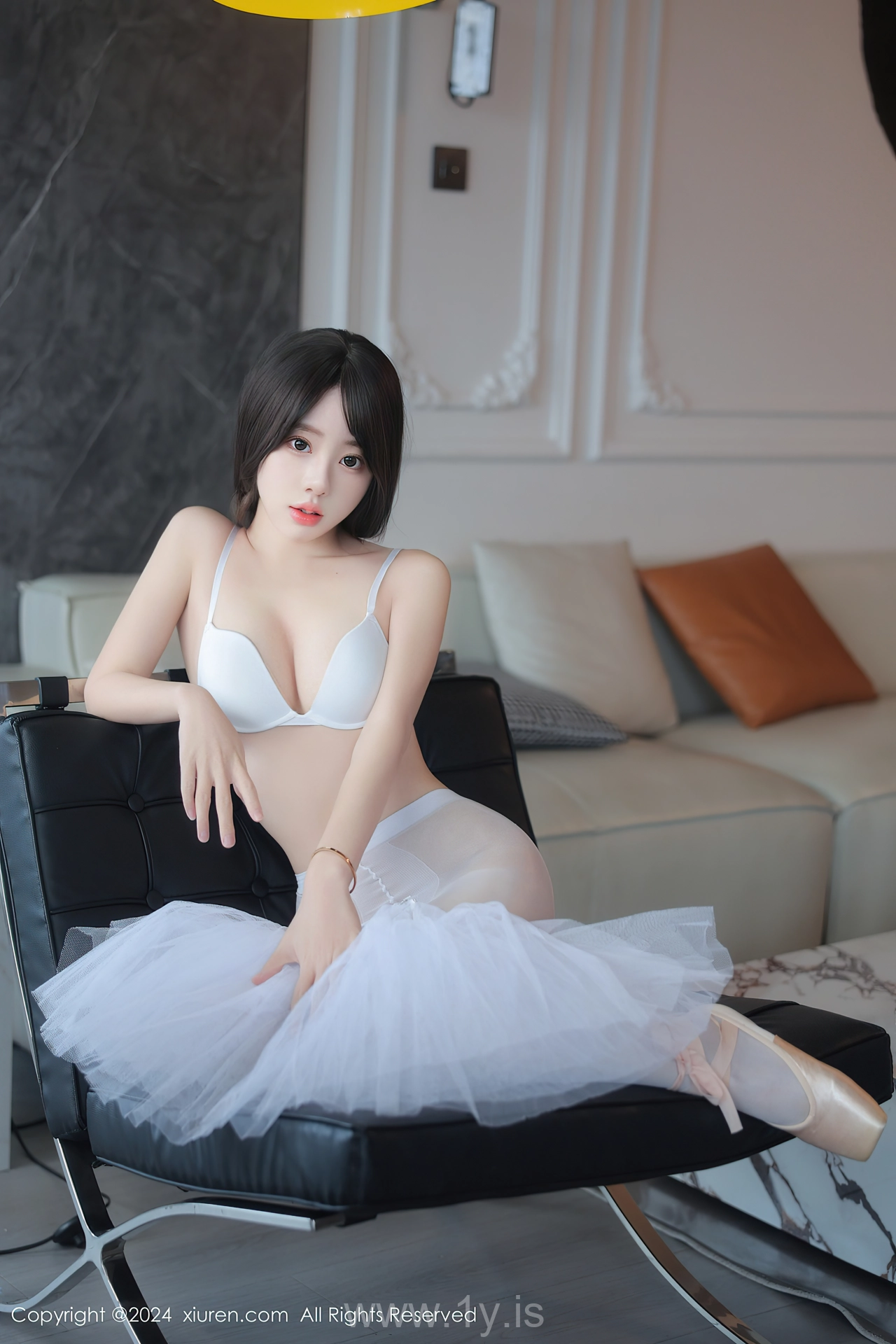 XIUREN(秀人网) No.8564 Seductive & Luminous Asian Sweetie 桃妖夭