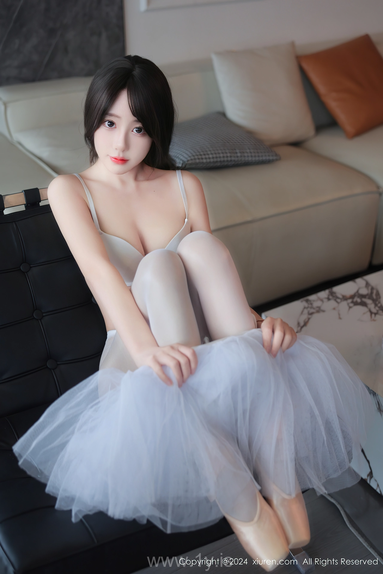 XIUREN(秀人网) No.8564 Seductive & Luminous Asian Sweetie 桃妖夭