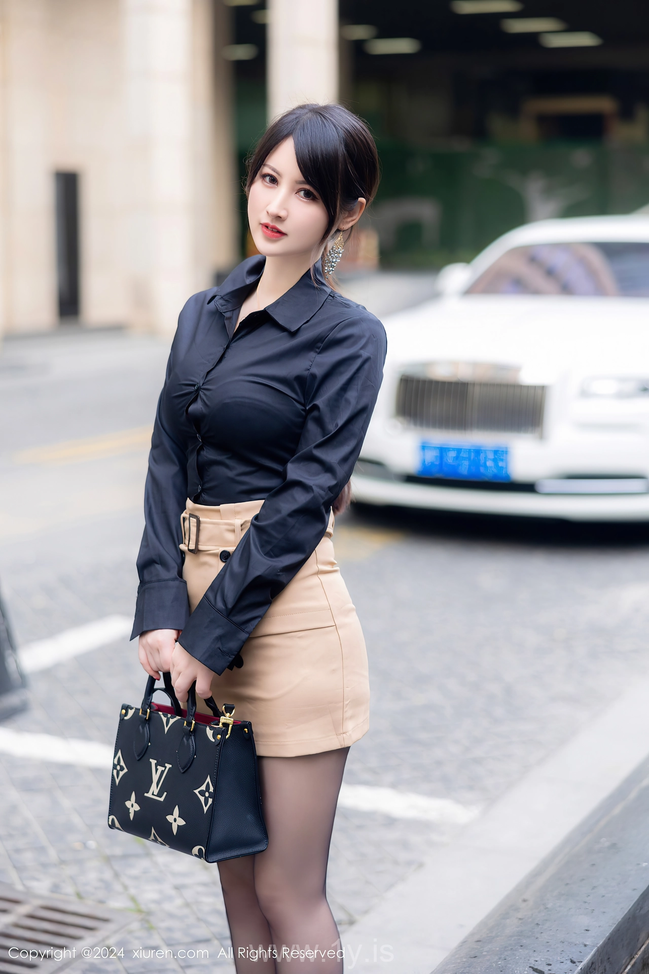 XIUREN(秀人网) No.8569 Stylish Asian Peri 诗诗kiki