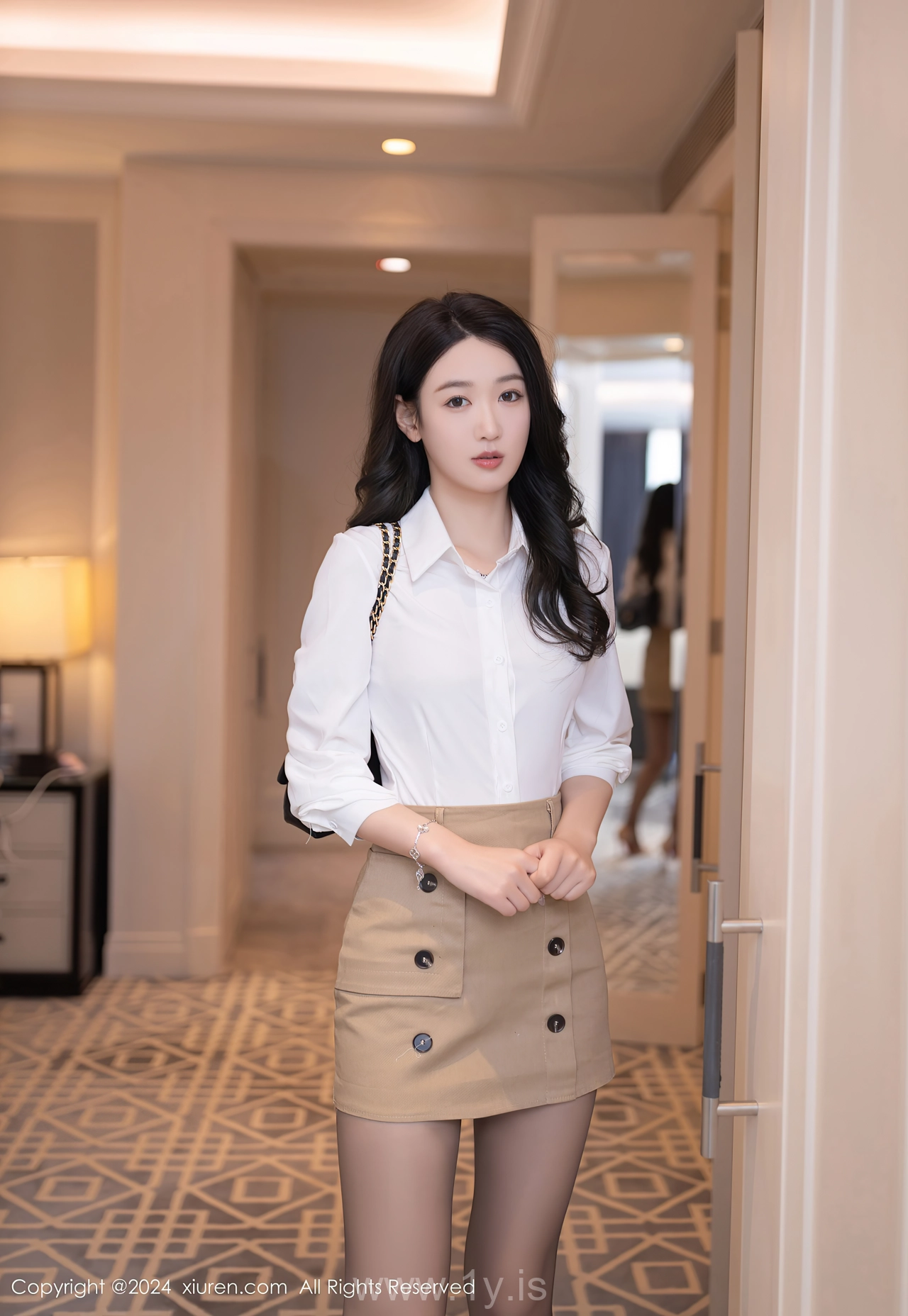 XIUREN(秀人网) No.8571 Alluring & Fashionable Chinese Goddess 唐安琪