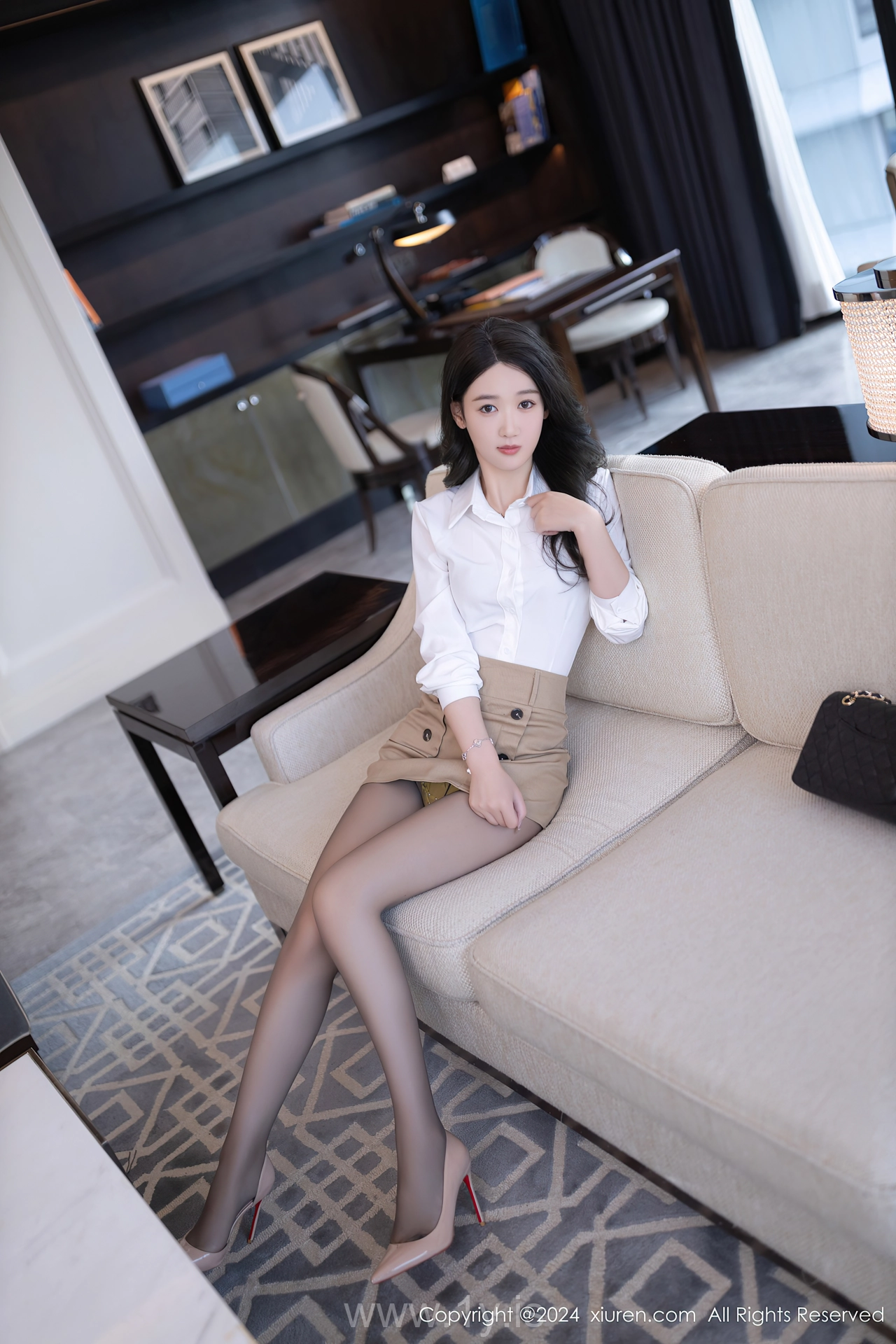 XIUREN(秀人网) No.8571 Alluring & Fashionable Chinese Goddess 唐安琪