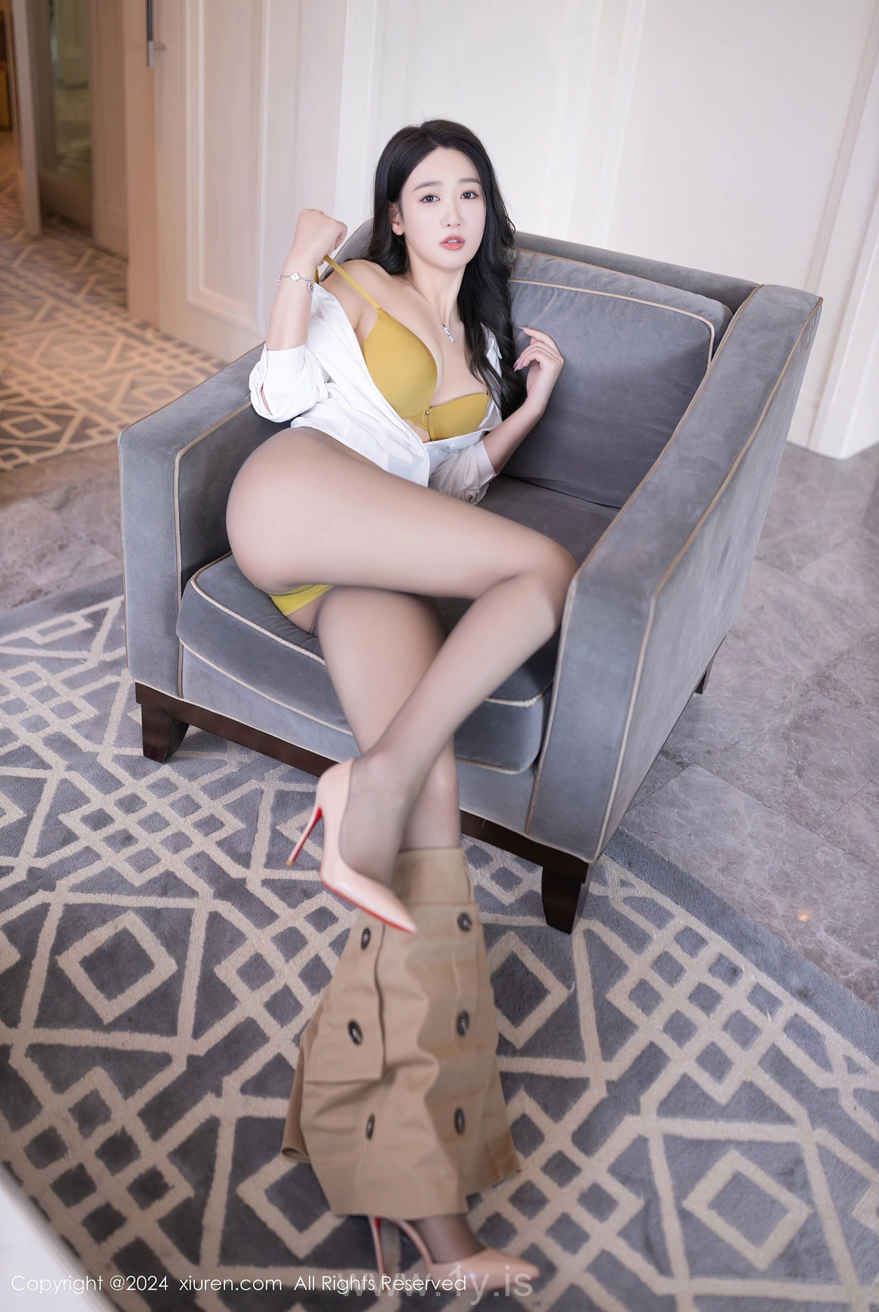 XIUREN(秀人网) No.8571 Alluring & Fashionable Chinese Goddess 唐安琪