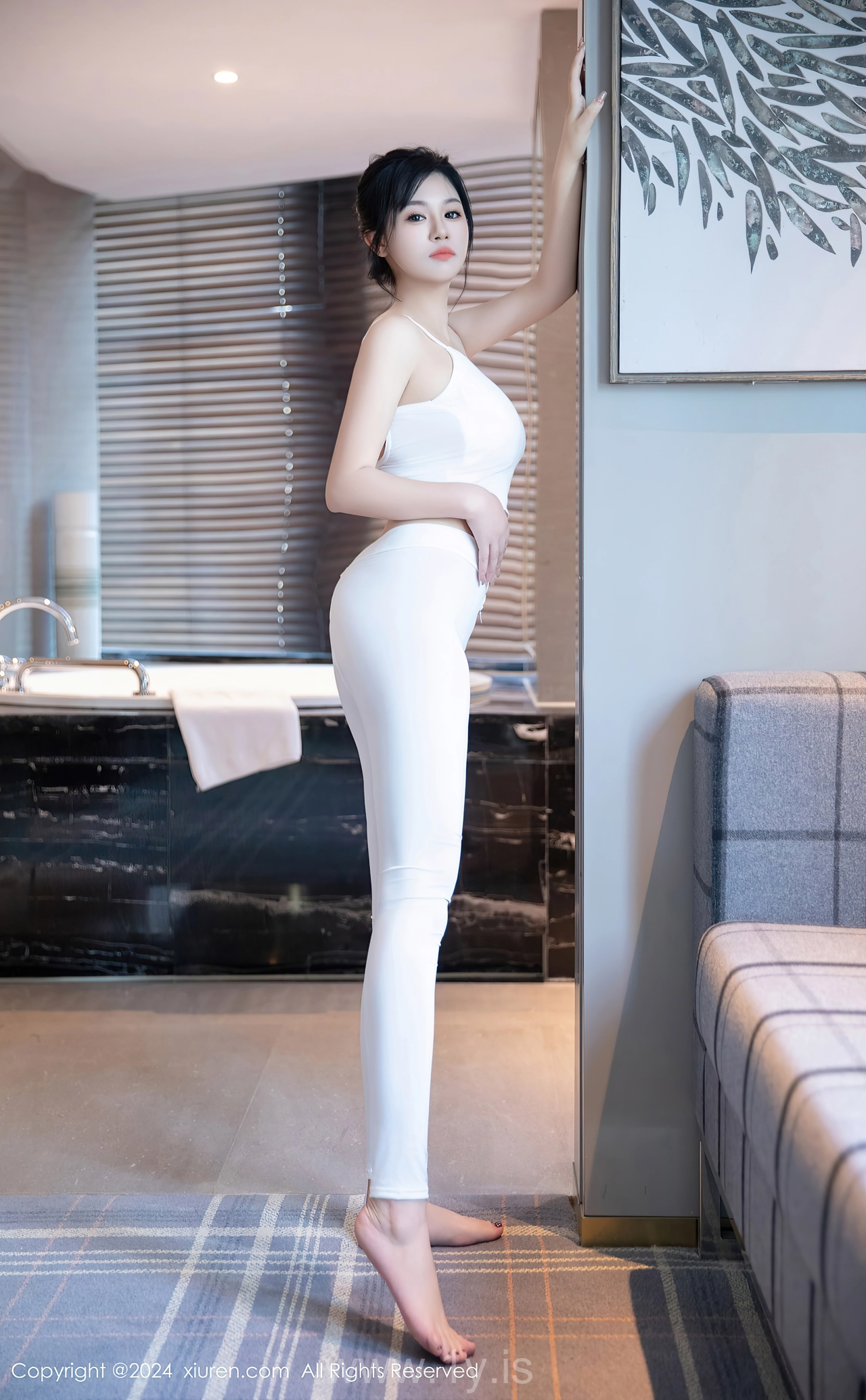 XIUREN(秀人网) No.8575 Mesmerizing & Cute Chinese Starlet 金小依