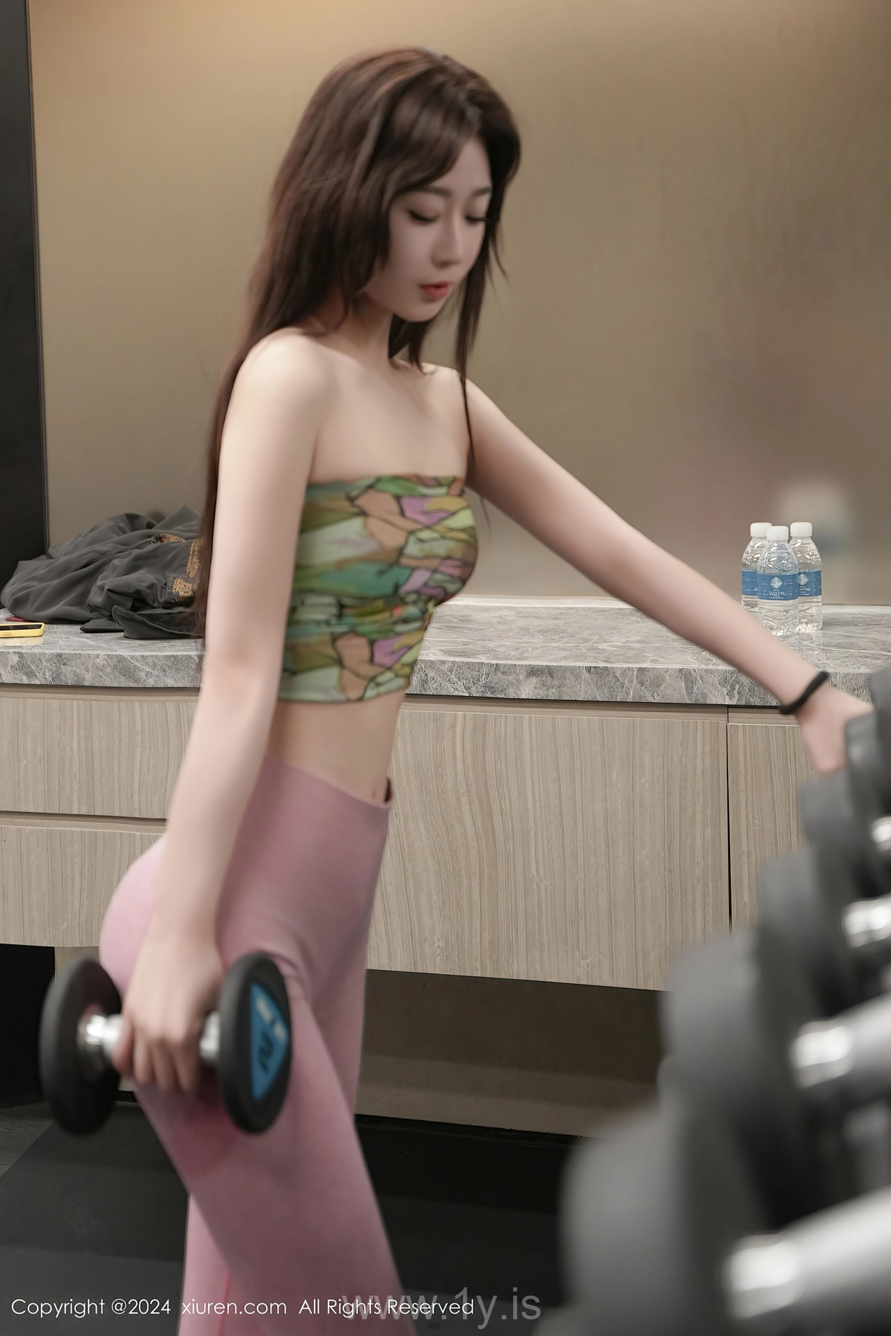 XIUREN(秀人网) No.8585 Adorable Chinese Homebody Girl 软糖爱喝奶